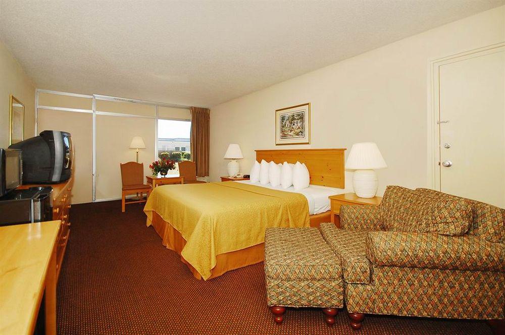 Quality Inn & Suites Conference Center Томасвілл Екстер'єр фото